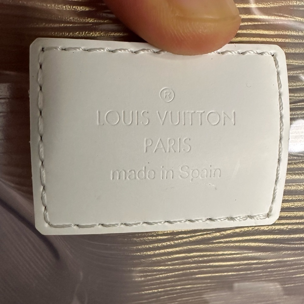 LOUIS VUITTON epi plage vinyl shoulder bag in clear white - Picture 8 of 16